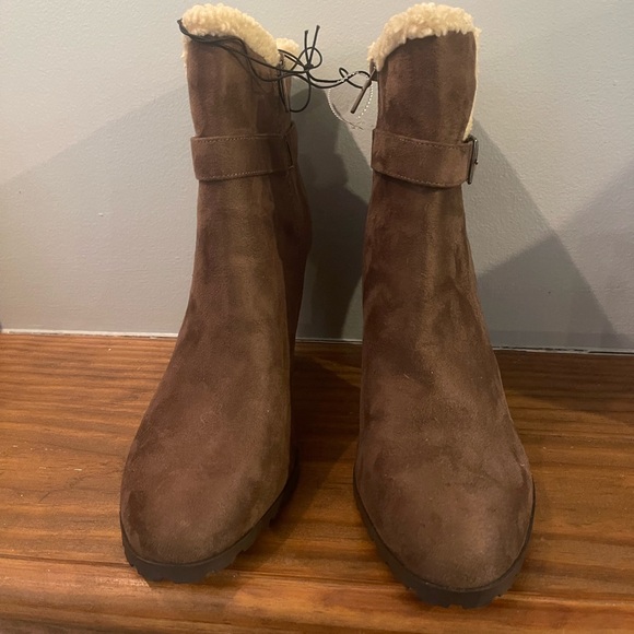 Brand new size 11 women’s heeled booties - Picture 4 of 5